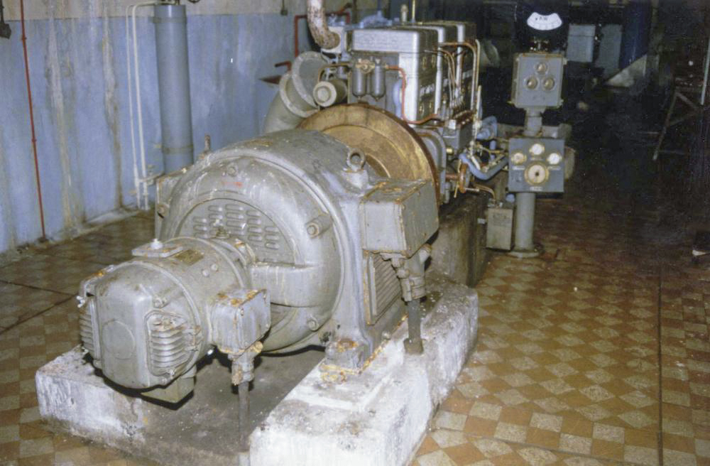 Ligne Maginot - Ouvrage d'artillerie du PAS du ROC - L'usine électrique
Groupe électrogène à moteur Altshom de 54 CV