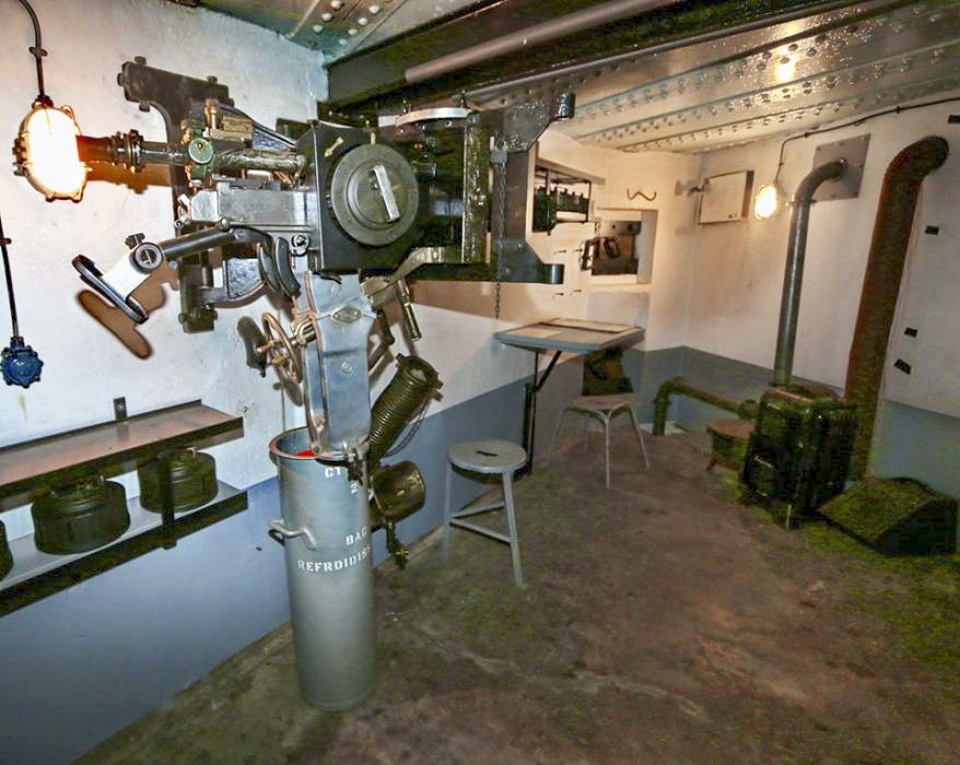 Ligne Maginot - Casemate d'Oberroerdern Sud - Chambres de tir Sud
Jumelage de mitrailleuses Reibel MAC 31