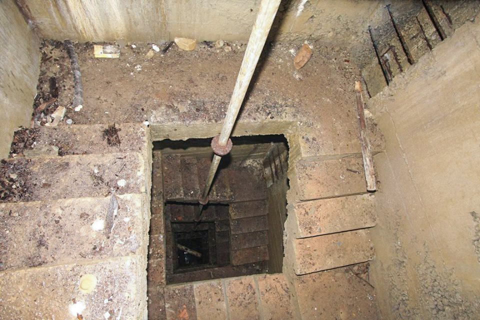 Ligne Maginot - Casemate de Hoffen Ouest - La cage d'escalier  dans les niveaux inférieurs
Elle est utilisée comme puits pour l'alimentation en eau de la casemate