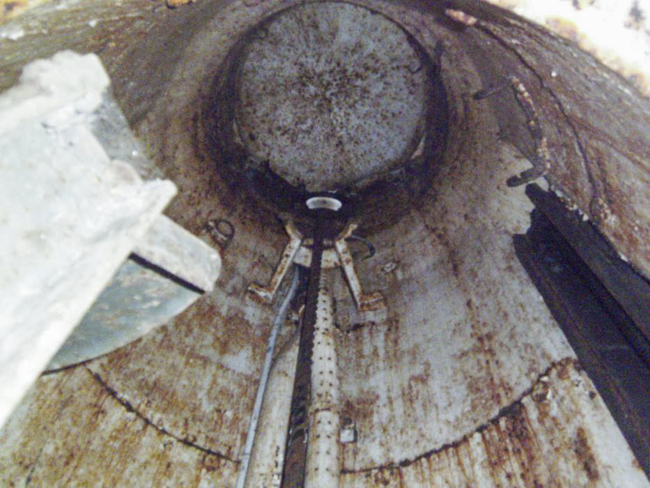 Ligne Maginot - BOIS de HOFFEN Ouest (Casemate d'infanterie) - La cloche pour mitrailleuses, vide de tout équipement