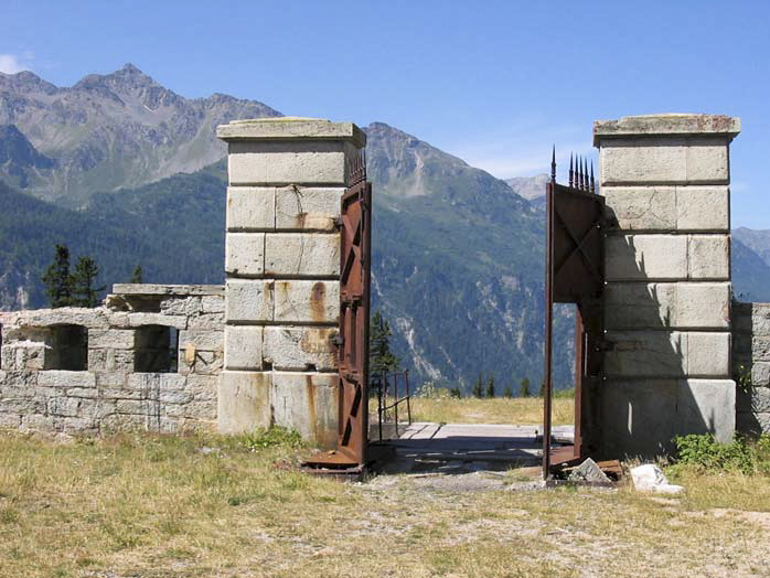 Ligne Maginot - Fort du Sapey - Le portail d'entrée