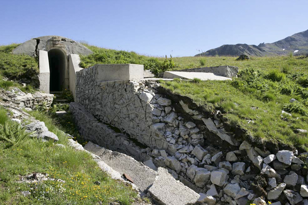 Ligne Maginot - VALLEE ETROITE - (Ouvrage d'infanterie) - Le bloc d'entrée
Le débouché de la galerie d'accès avec une position pour mortier de 60