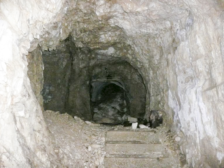 Ligne Maginot - Ouvrage des ROCHILLES - Les dessous
Galeries à l'état de fouilles