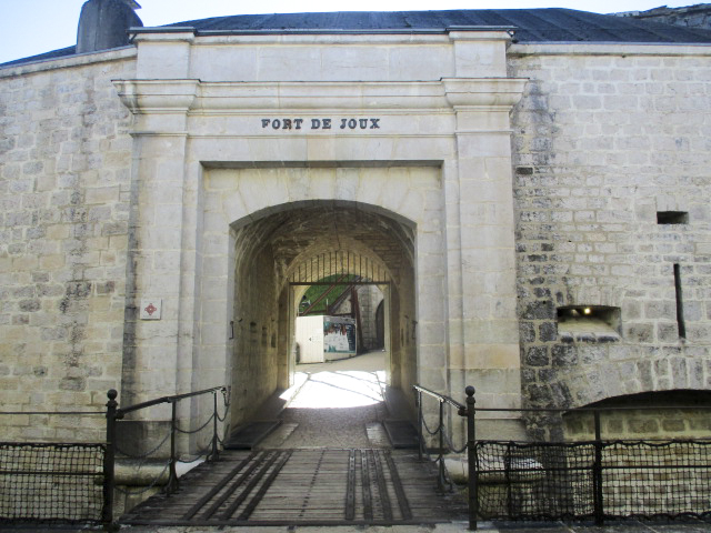 Ligne Maginot - FORT DE JOUX - (Position d'artillerie préparée) - Entrée du fort.