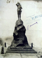 Ligne Maginot - Montant - Monuments aux morts - Statue du monuments aux morts de Fontan (06).
Sculptée et fondue en 1929 - 1930  par Schirrer Albert et  Chiavacc  César (sculpteurs), Giordan frères (fondeurs).