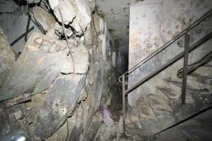 Ligne Maginot - HOFFEN - (Abri) - Les dégâts dus à l'explosion de la bombe de stuka au pied de l'escalier Sud