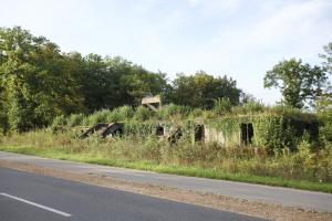 Ligne Maginot - CATTENOM - (Camp de sureté) - Quelques restes du camp
Ces vestiges ont été rasés peu de temps après la prise de vue. (Printemps 2012)