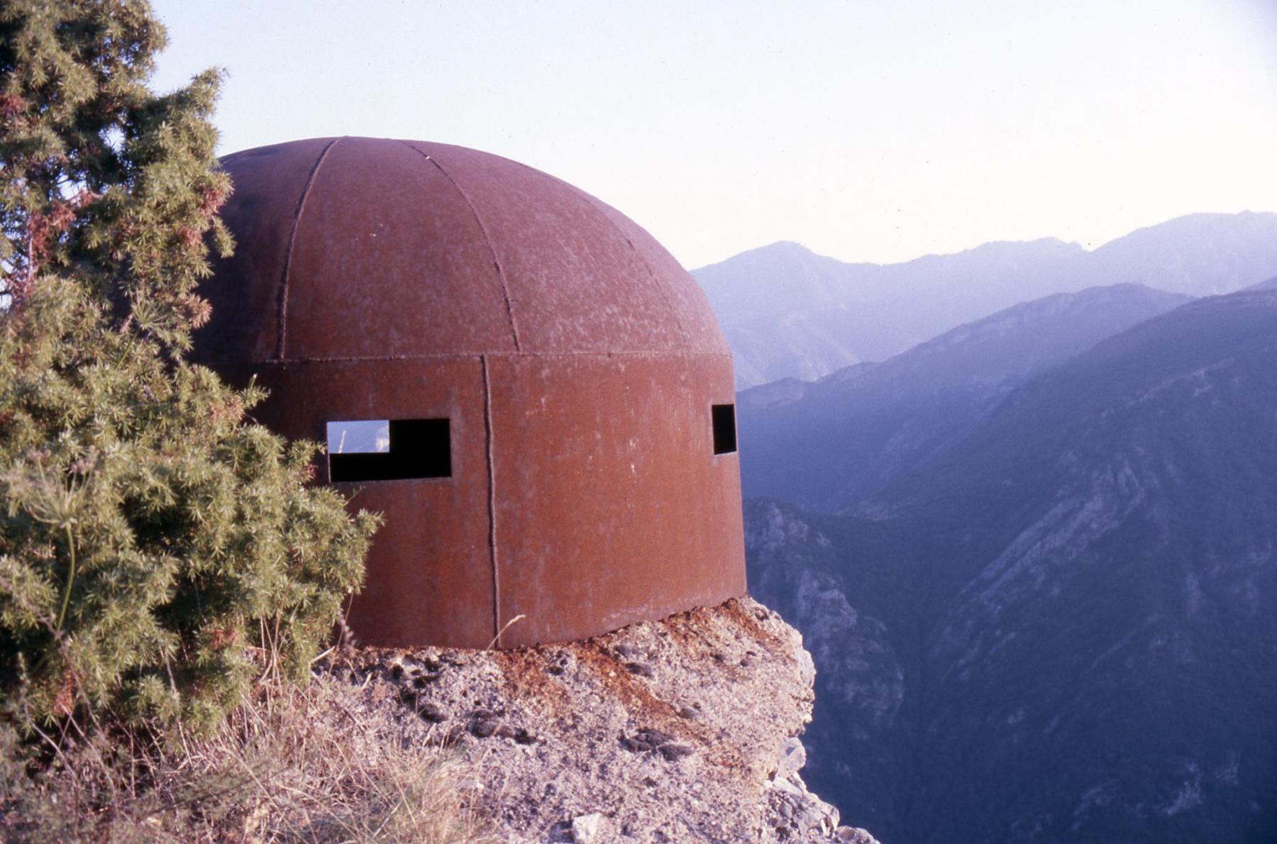 Ligne Maginot - RIMPLAS (RS) - (Ouvrage d'artillerie) - L'une des fausses cloches sur les dessus de l'ouvrage