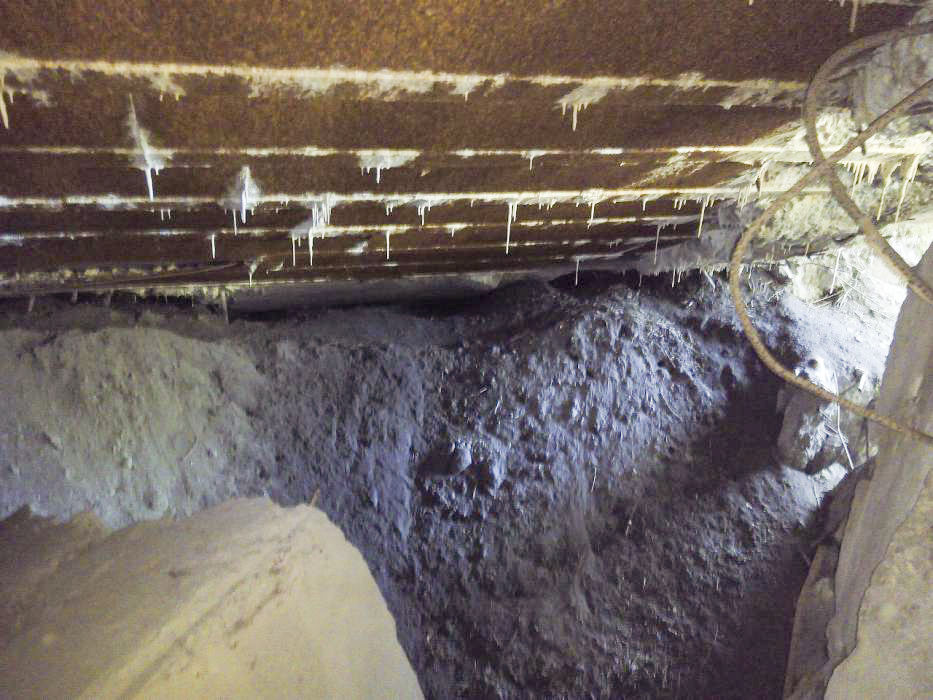 Ligne Maginot - SCHMELZBACH Est ( Casemate d'infanterie - double ) - Vue de l'étage, la façade coté entrée est totalement détruite