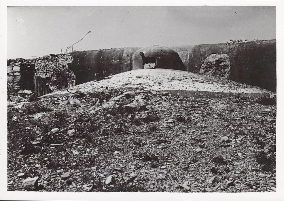 Ligne Maginot - MONTE GROSSO (MG) - E02 - (Ouvrage d'artillerie) - La cloche GFM du bloc 5 après les combats.