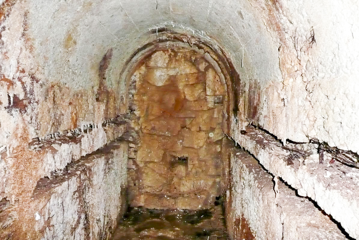 Ligne Maginot - OBERROEDERN - (Ouvrage d'artillerie) - L'égout visitable de l'ouvrage
L'extrémité murée au niveau du casernement souterrain non construit