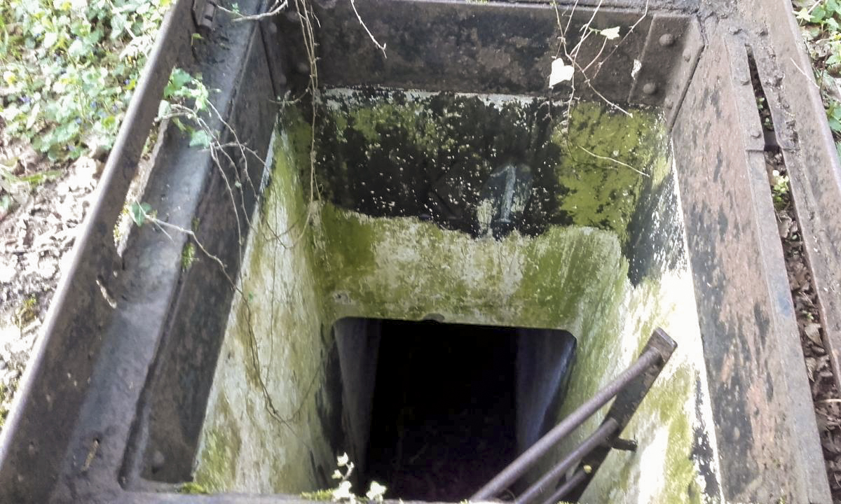 Ligne Maginot - K1 (Chambre de coupure) - Le marquage K1 est gravé dans le puit d'accès de la chambre de coupure