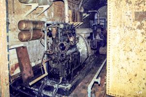 Ligne Maginot - PETIT REDERCHING - (Abri) - L'usine électrique
Les restes de l'un des groupes électrogènes à moteur Renault
