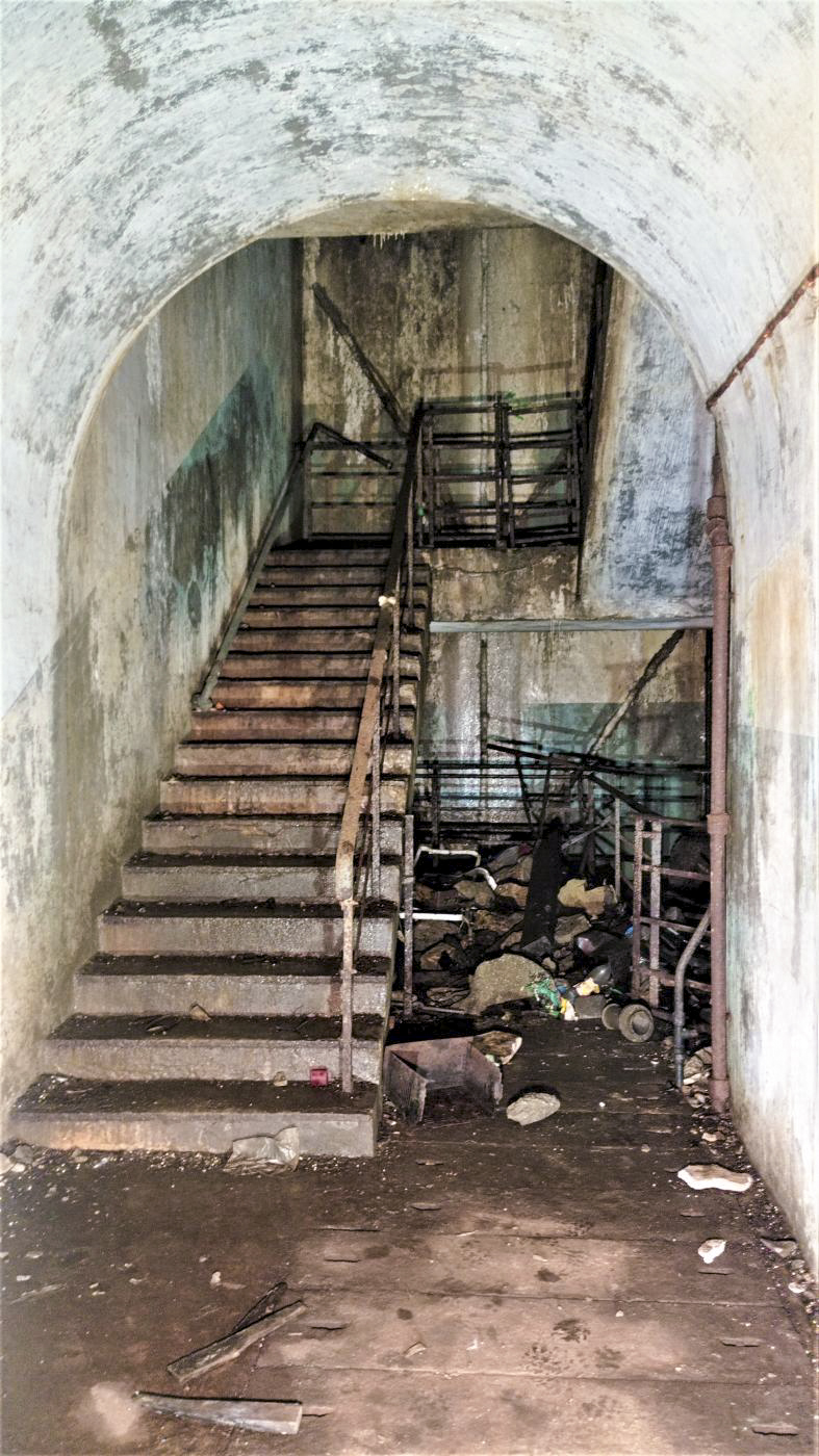 Ligne Maginot - PETIT REDERCHING - (Abri) - Pied de la cage d'escalier du coffre est