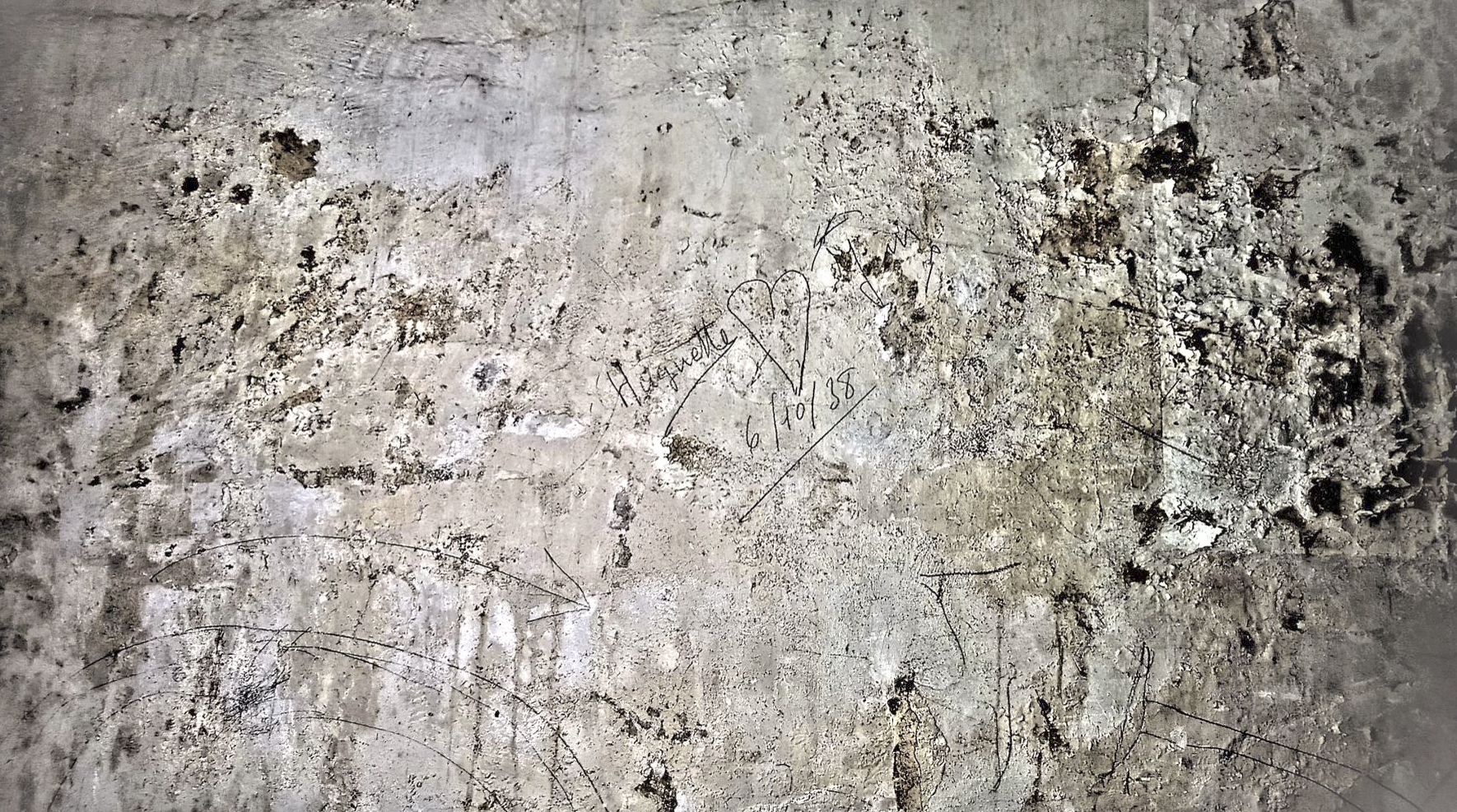 Ligne Maginot - PETIT REDERCHING - (Abri) - Détail des inscriptions 'Hugette 6/10/38'