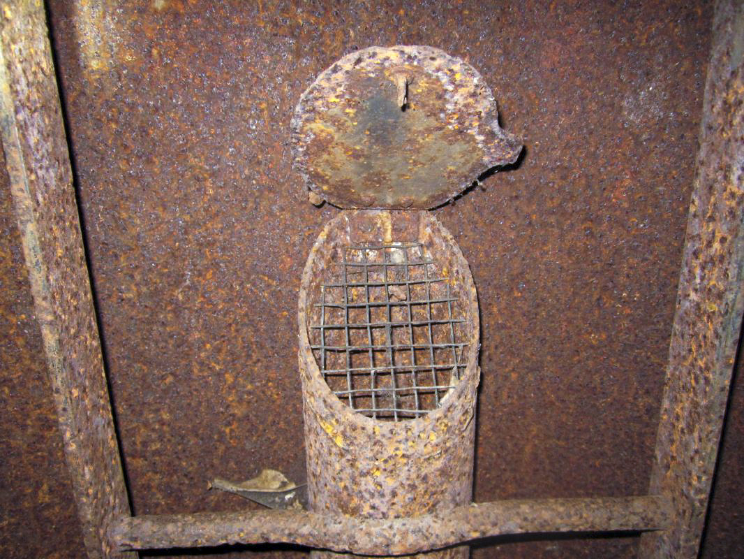 Ligne Maginot - SOUFFLENHEIM (II / 23° RIF) (Abri) - Conduit de ventilation de la cloche GFM (ouvert)