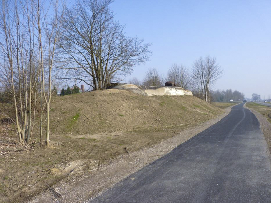Ligne Maginot - AUENHEIM NORD - (Casemate d'infanterie) - Vue générale de la casemate depuis le sud