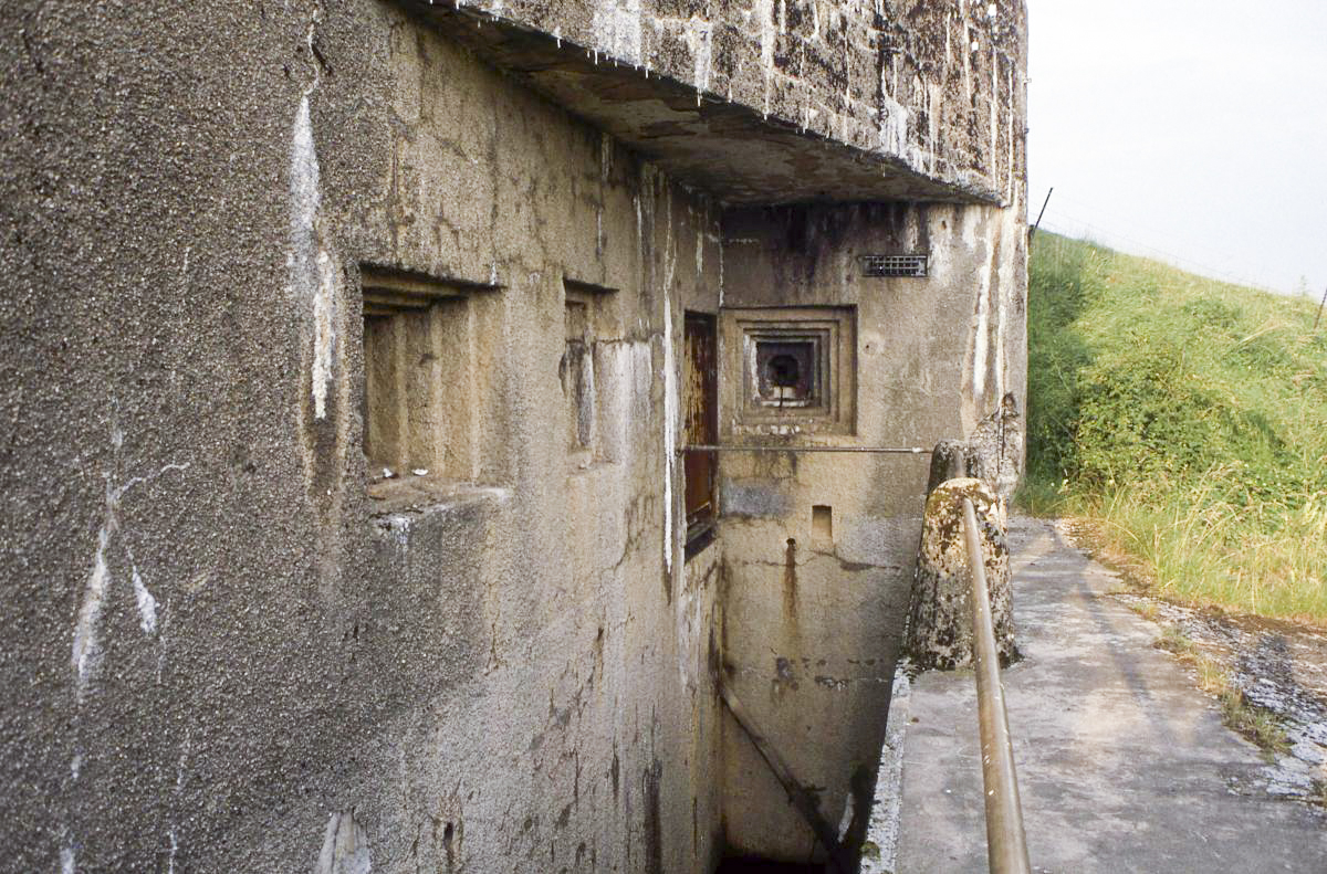 Ligne Maginot - LATIREMONT - A3 - (Ouvrage d'artillerie) - L'entrée des Hommes
Le pont d'entrée est retiré