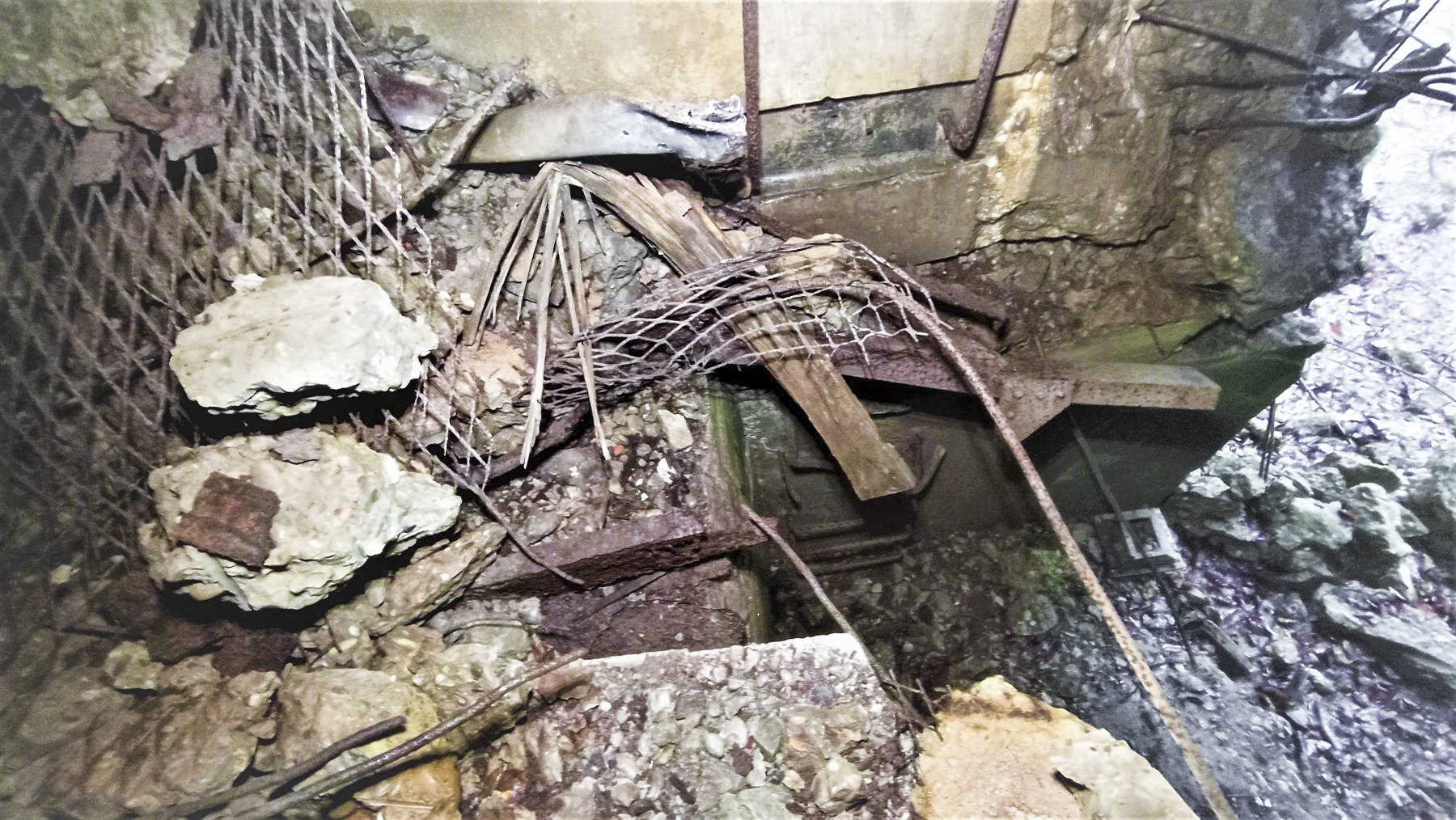 Ligne Maginot - HOCHWALD C7 - (Casemate d'infanterie) - Les restes de l'issue de secours