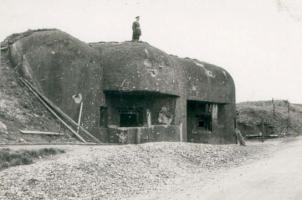 Ligne Maginot - VILLY OUEST - (Casemate d'artillerie) - 