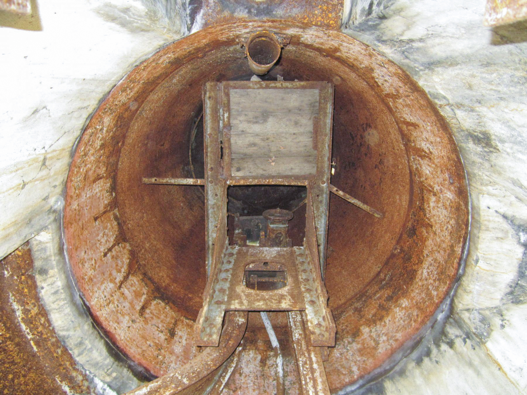Ligne Maginot - GUNSTHAL COL EST - (Blockhaus pour arme infanterie) - Cloche GFM