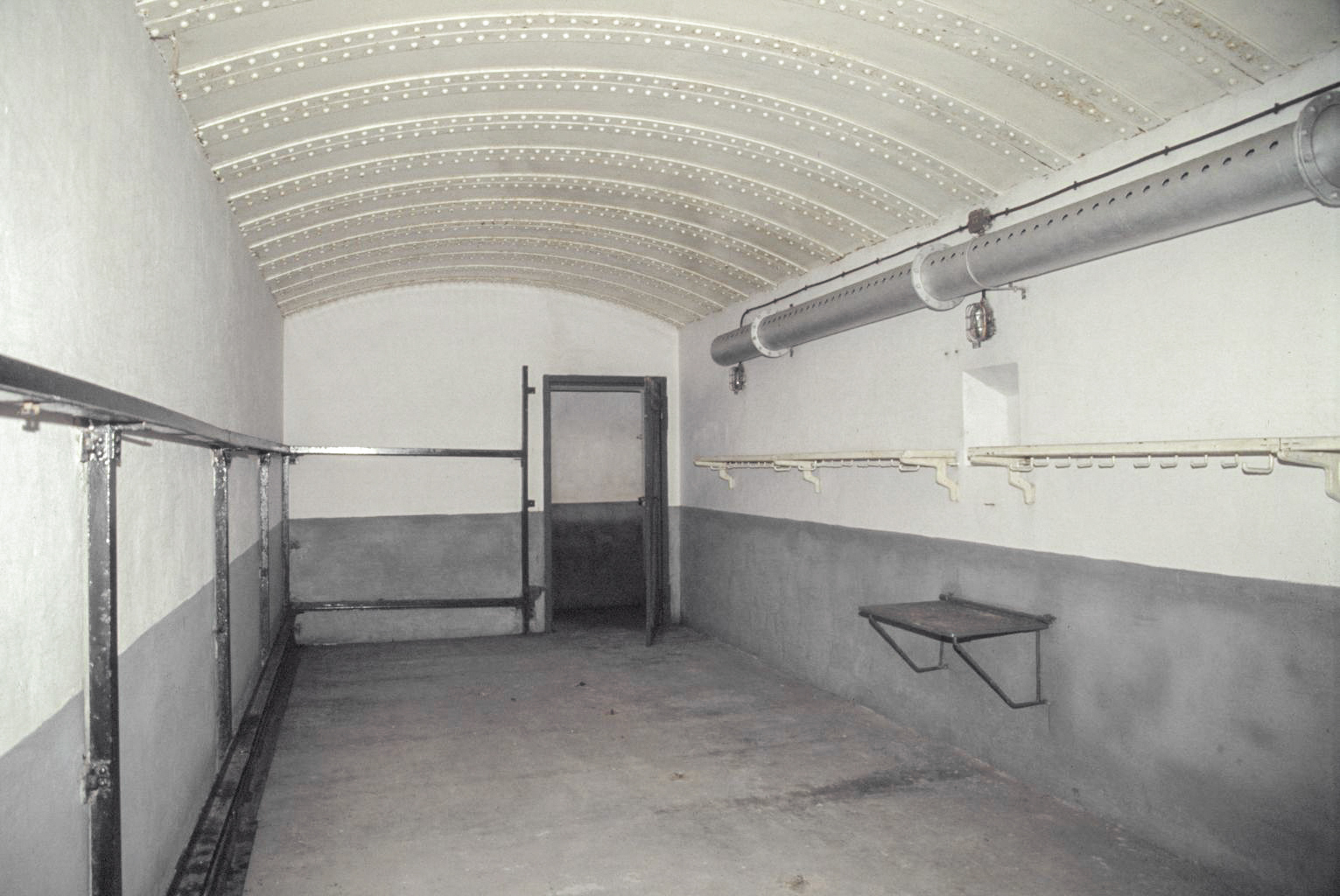 Ligne Maginot - BUCHHOLZBERG - (Abri) - Chambre pour 24 hommes
Visite fin 90 avec la BA901
