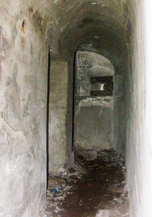 Ligne Maginot - MAIN du PRINCE 2 (Blockhaus pour arme infanterie) - Couloir arrière