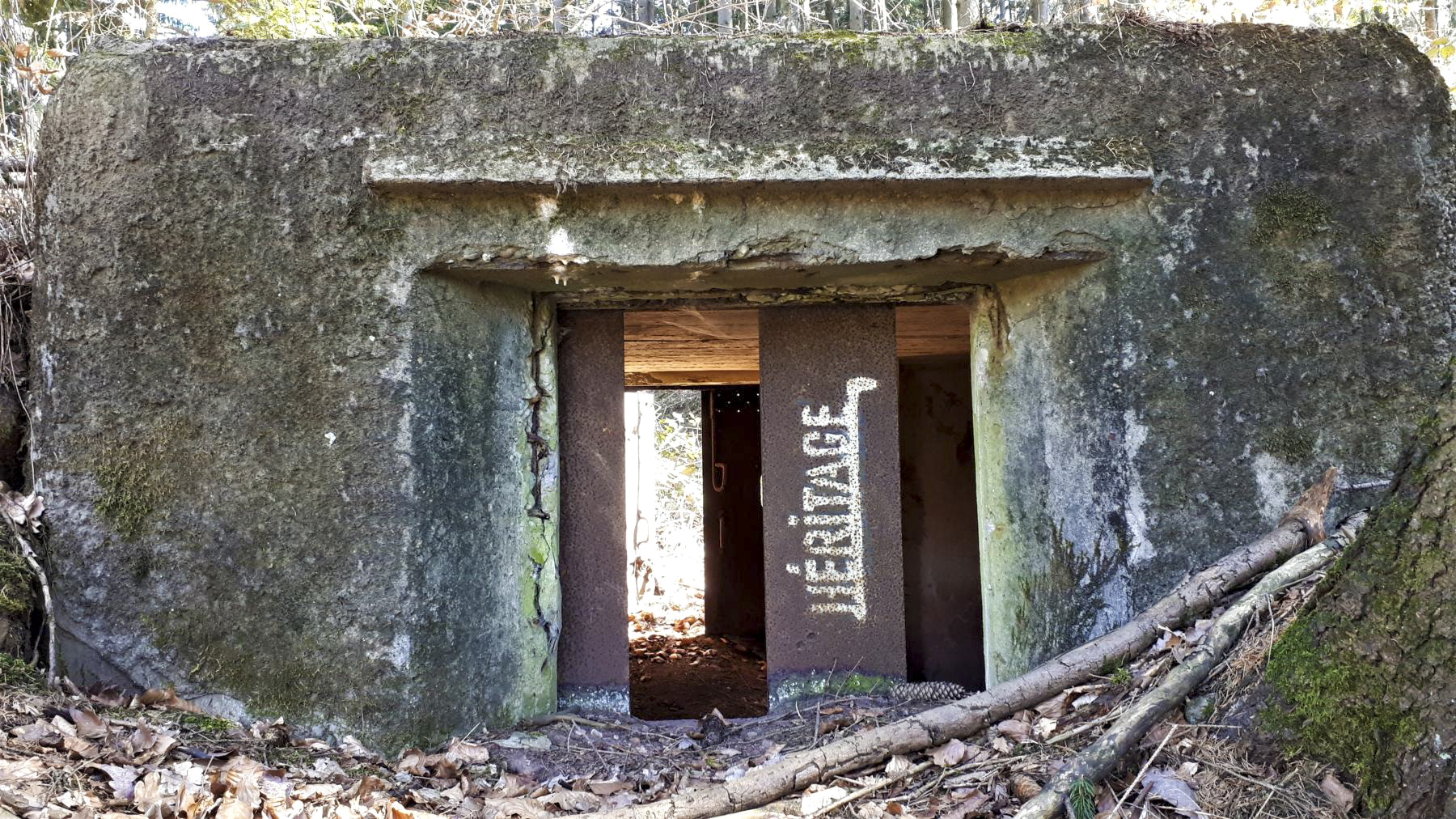 Ligne Maginot - C10 - GUNSTHAL 3 - (Blockhaus pour canon) - Détail du créneau antichar