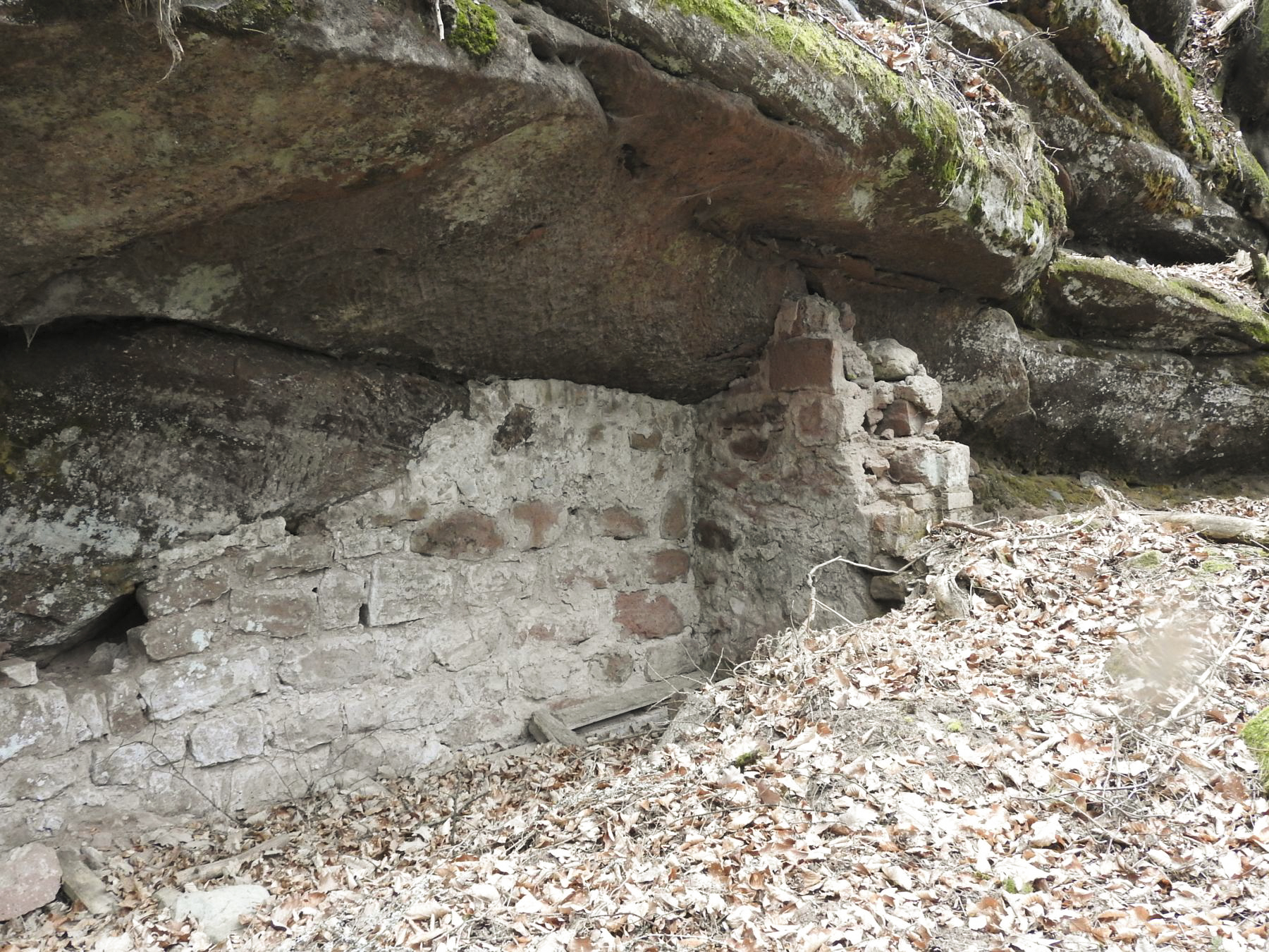 Ligne Maginot - PETIT STEINBERG - (Abri) - Les ruines d'un abri maçonné.