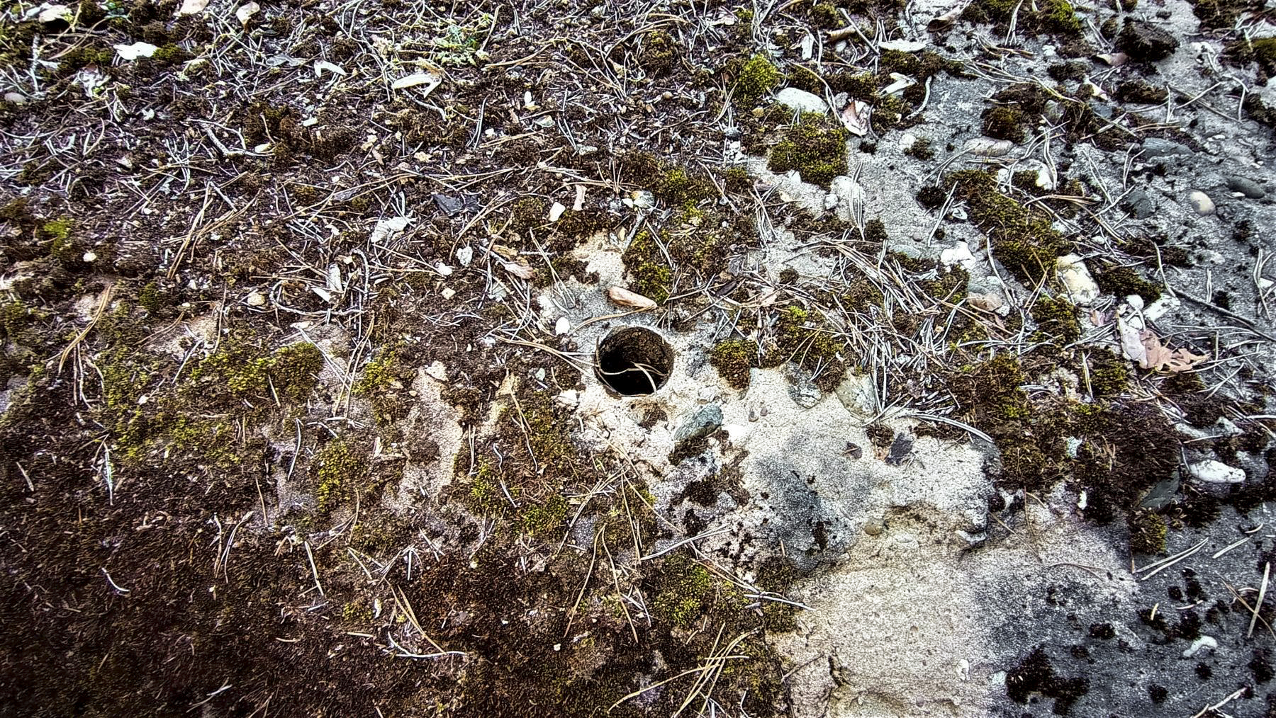Ligne Maginot - LANGTHAL 1 - (Blockhaus pour arme infanterie) - Débouché d'un des trois conduits d'évacuation des fumées des niches à lampes