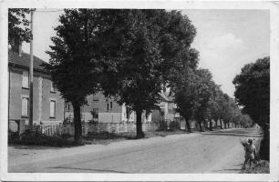 Ligne Maginot - HETTANGE GRANDE - (Cité Cadres) - Les bâtiments construits le long de la rue principale (route de Thionville) comprenant des bâtiments sous officiers et la 
Gendarmerie et le  Génie