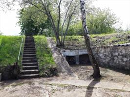 Ligne Maginot - EINSELING NORD - C72 - (Casemate d'infanterie) - Escalier d'accès, rampe de descente du matériel et niches de stockage extérieur