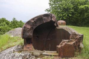 Ligne Maginot - KERFENT - A34 - (Ouvrage d'infanterie) - Bloc 4
La cloche GFM détruite par des essais américains en 1945