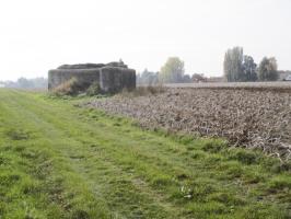 Ligne Maginot - BEF 559 - DIEU-GIBLOT SUD - (Blockhaus pour arme infanterie) - Situé dans son environnement, près d'un chemin de terre se dirigeant vers la route de Saméon.