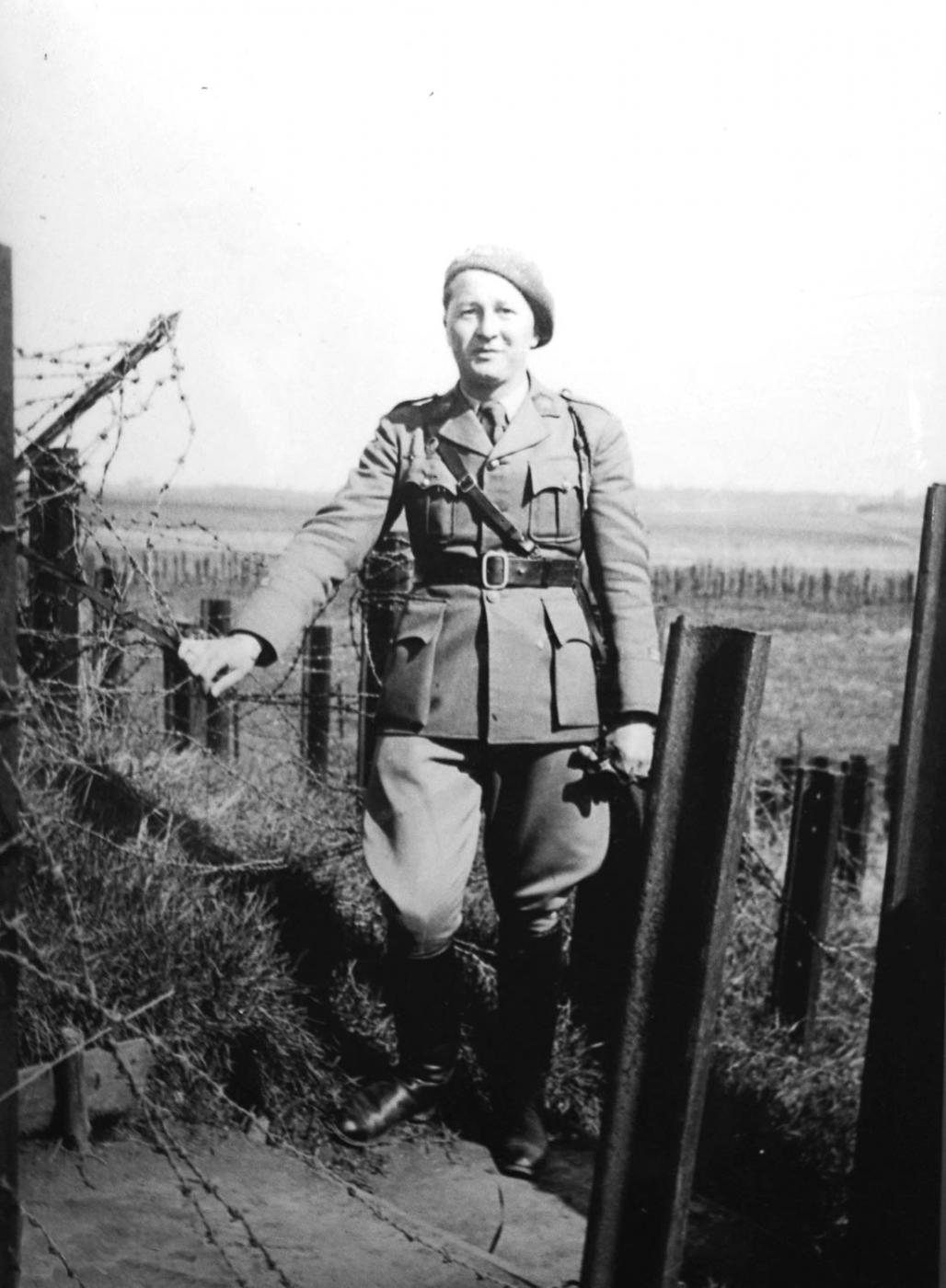 Ligne Maginot - 79° RIF - Marcel RIEFFEL - Le Lieutenant Marcel Rieffel, commandant la casemate d'Oberroerdern Sud