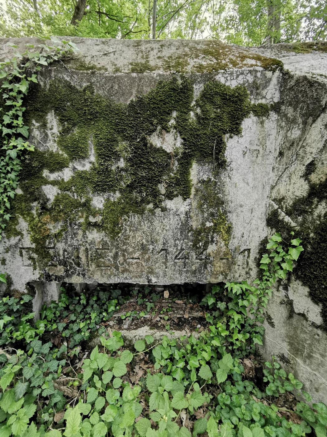 Ligne Maginot - KEMBS LOECHLE 2 - (Blockhaus pour arme infanterie) - Au dessus du créneau est indiqué 'Génie 144-1'. 