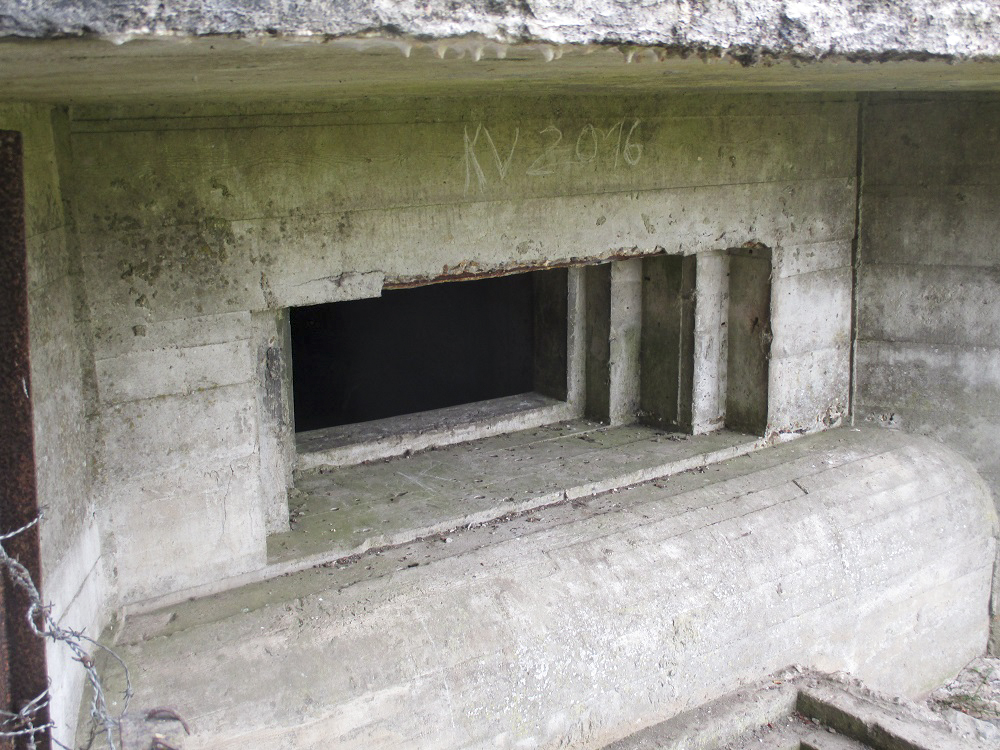 Ligne Maginot - B112 - STEENVOORDE Est 1 (Blockhaus pour canon) - Vue prise depuis le ruisseau Rommel Becque