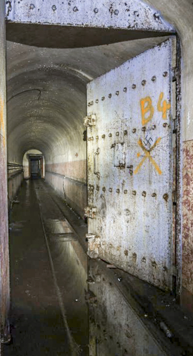 Ligne Maginot - MONT DES WELCHES - A21 - (Ouvrage d'artillerie) - Bloc 4
La porte blindée isolant le bloc du casernement