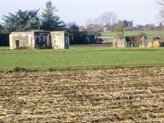 Ligne Maginot - BEF 580 - MOULIN du MARAIS Sud 1 (Blockhaus pour arme infanterie) - Les deux blockhaus Moulin du Marais Sud 2 et 1