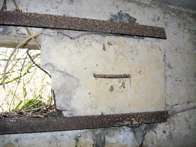 Ligne Maginot - BOMBACHERHOF 4 - (Blockhaus pour arme infanterie) - Volets en béton pour la fermeture du créneau