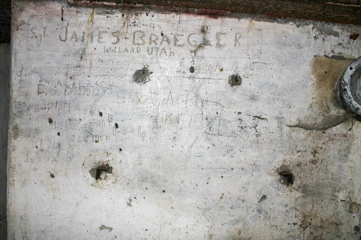 Ligne Maginot - GROS REDERCHING CENTRE (AVANT POSTE) - (Blockhaus pour arme infanterie) - Inscriptions de soldats Americains (1945 )