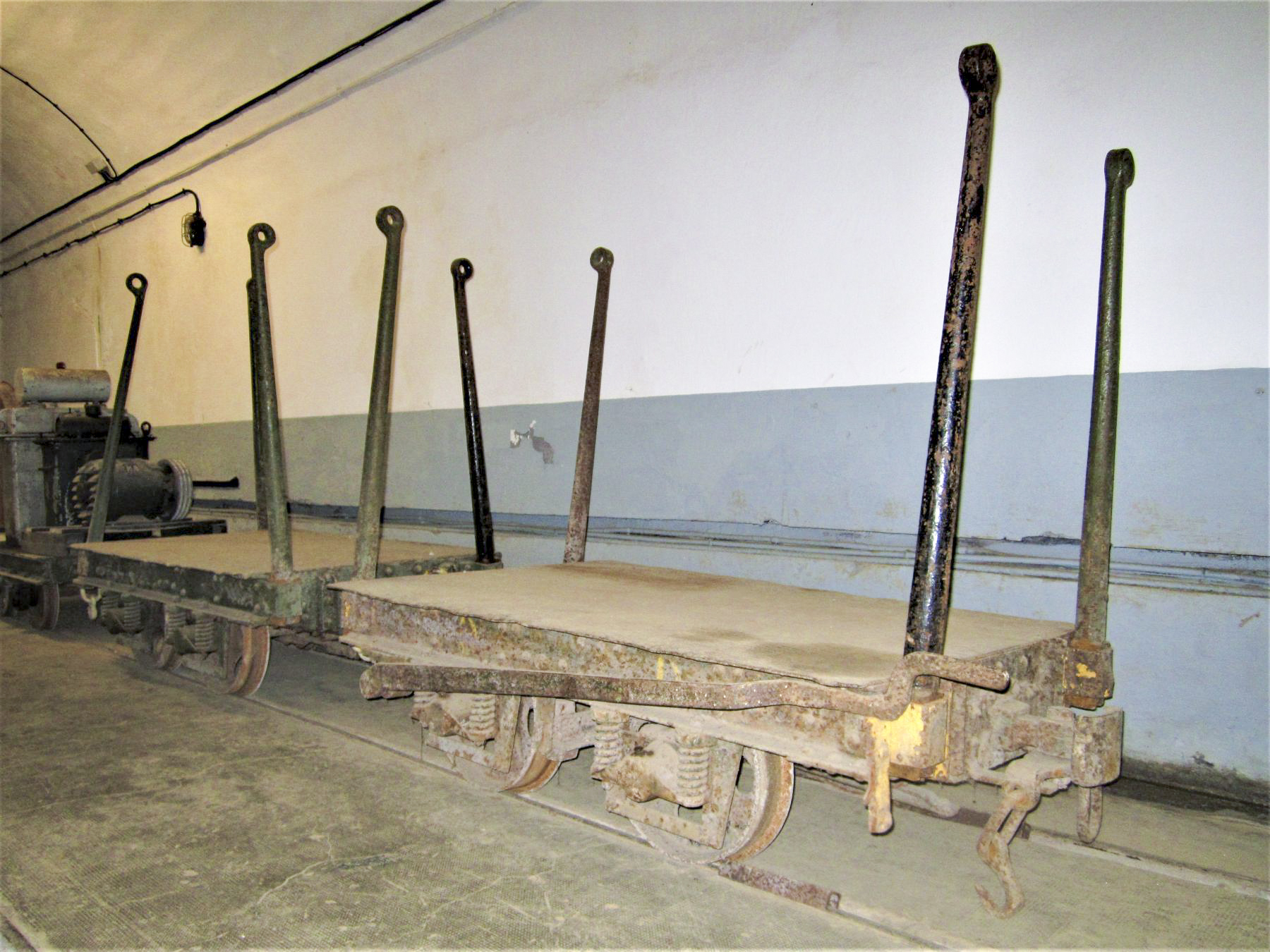 Ligne Maginot - FOUR A CHAUX - FAC - (Ouvrage d'artillerie) - Entrée munitions
wagonnets type nord-est (modèle B)