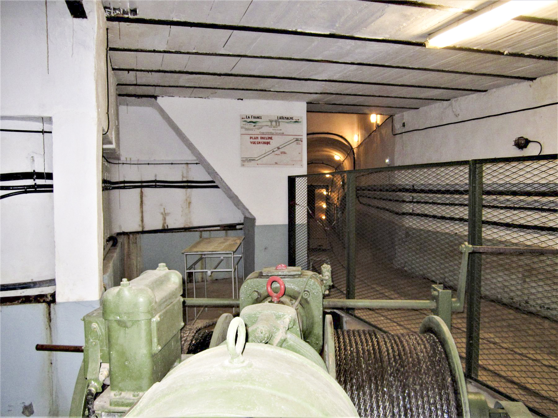 Ligne Maginot - FOUR A CHAUX - FAC - (Ouvrage d'artillerie) - Plan incliné
Treuil du monte-wagonnet