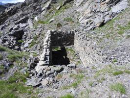 Ligne Maginot - COL DE CRISTOL - (PC) - Les ruines d'un casernement près de la porte de Cristol