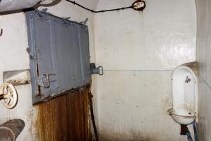 Ligne Maginot - SAINT ANTOINE - (Ouvrage d'artillerie) - Bloc 1
Locaux souterrains
Trappe d'évacuation des douilles vides