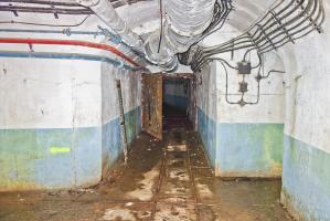 Ligne Maginot - LAVOIR - (Ouvrage d'artillerie) - Entrée des Hommes
A gauche le plan incliné, à droite le local de stockage des artifices éclairants