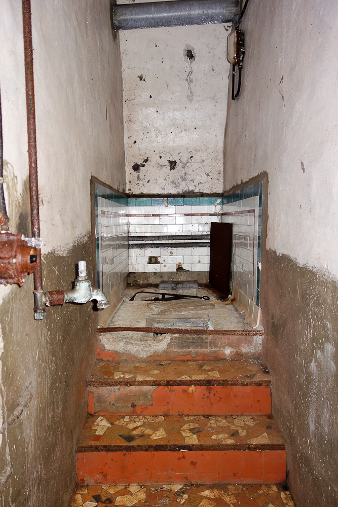 Ligne Maginot - PAS DU ROC - (Ouvrage d'artillerie) - Caserne de l'ouvrage
Toilette pour officier ?