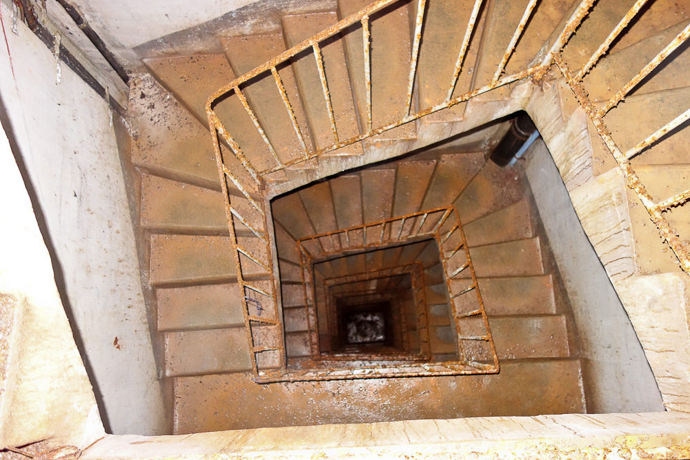 Ligne Maginot - SAINT ANTOINE - (Ouvrage d'artillerie) - Bloc 2
Escalier menant aux étages 