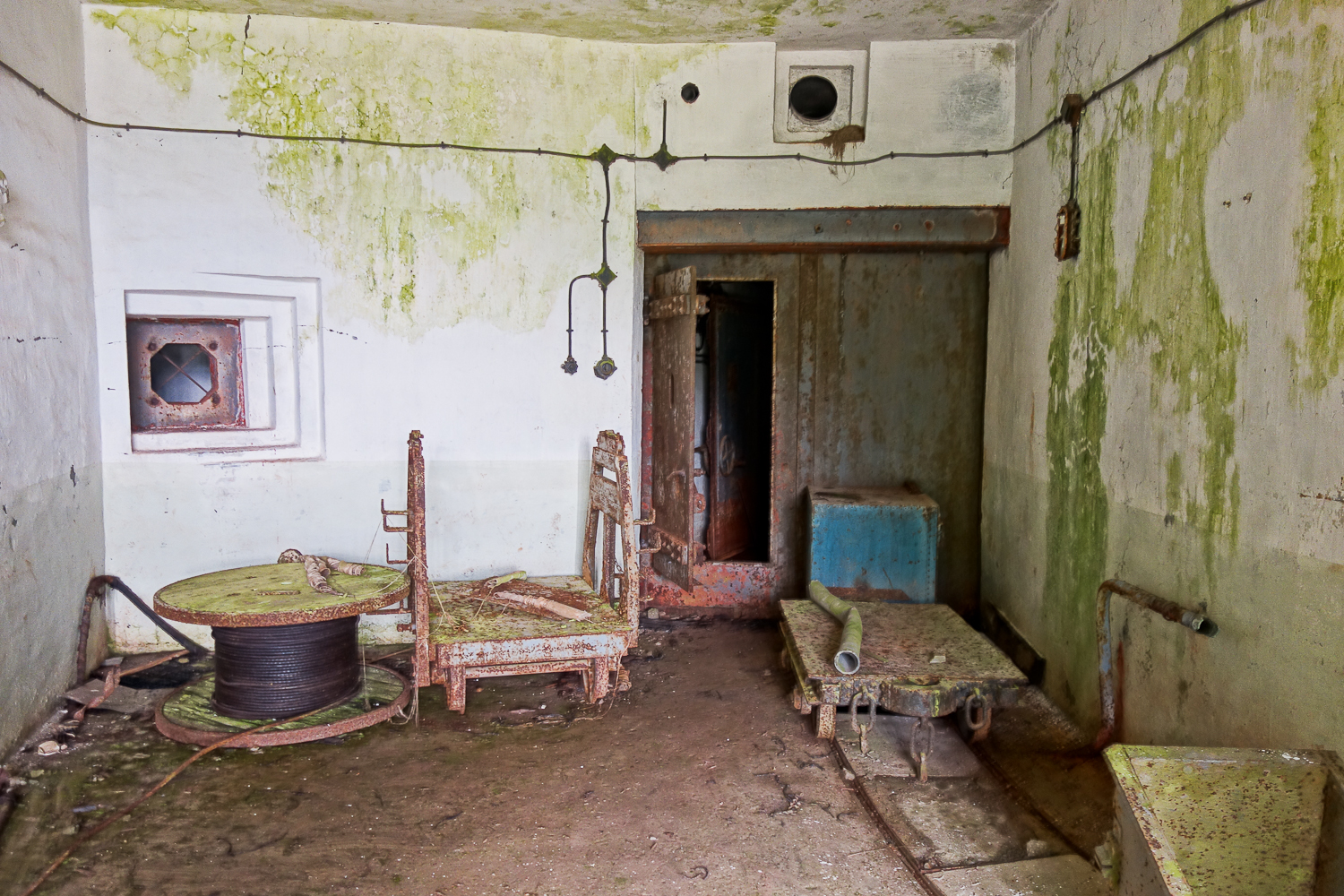 Ligne Maginot - LAVOIR - (Ouvrage d'artillerie) - Entrée munitions
Hall de déchargement