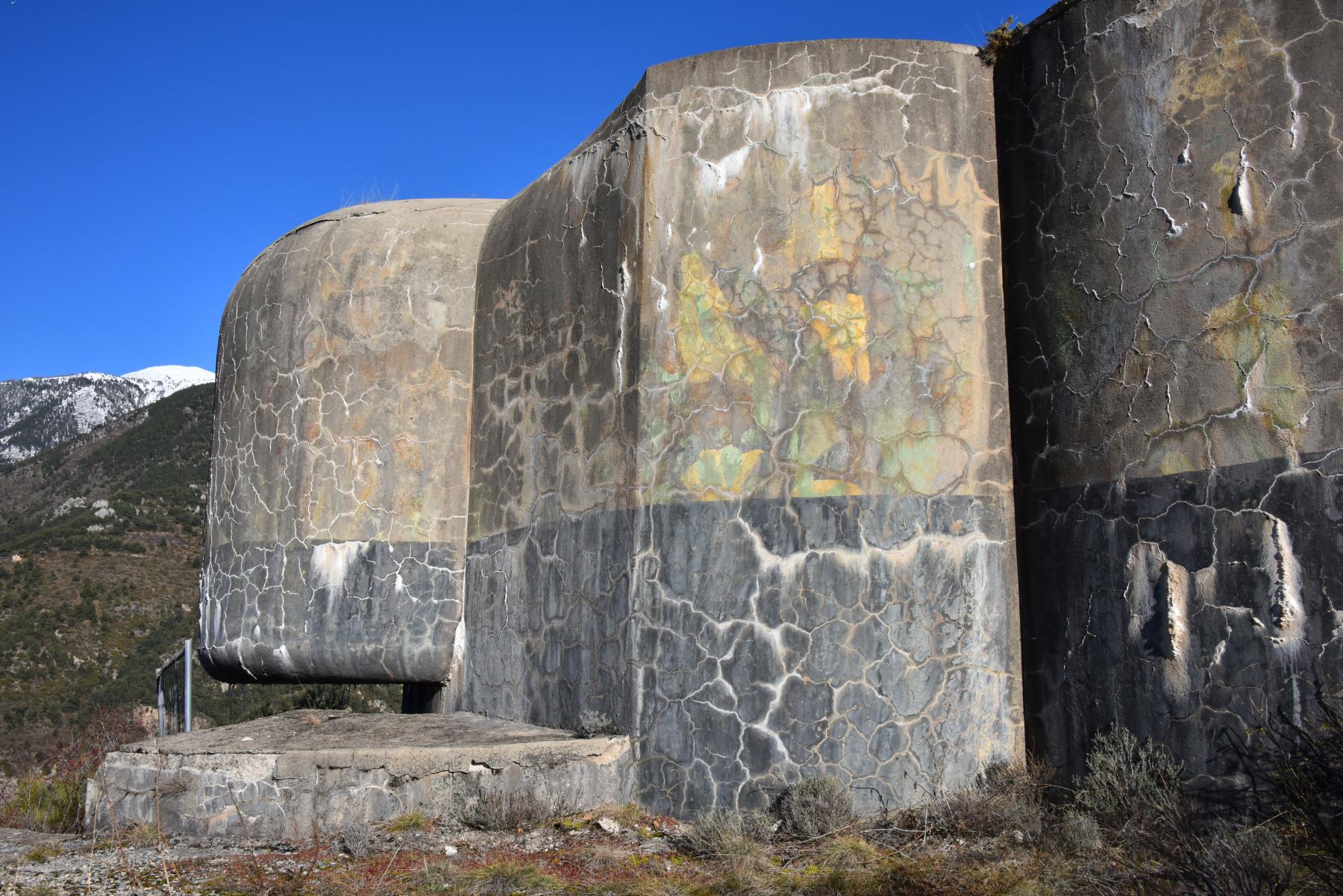 Ligne Maginot - RIMPLAS (RS) - (Ouvrage d'artillerie) - Reste du camouflage d'origine sur la façade sud du Bloc 1